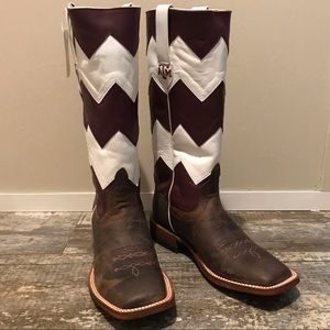 BNWT MACIE BEAN TAMU BOOTS!